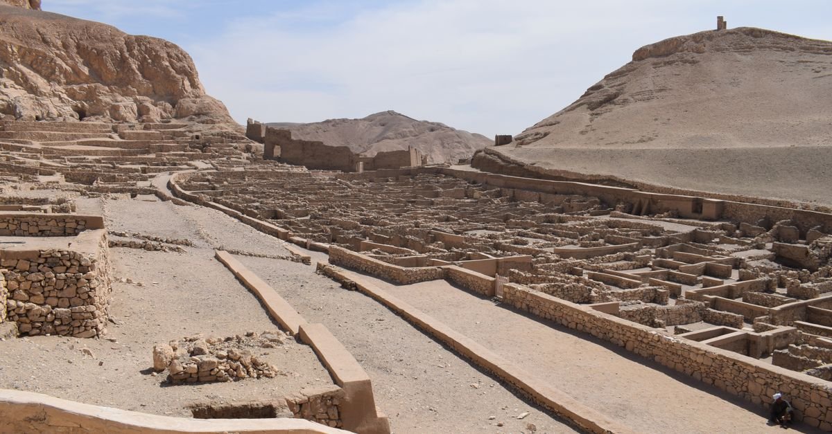 Ramesseum, Valley of the Queens & Deir el-Medina Tour