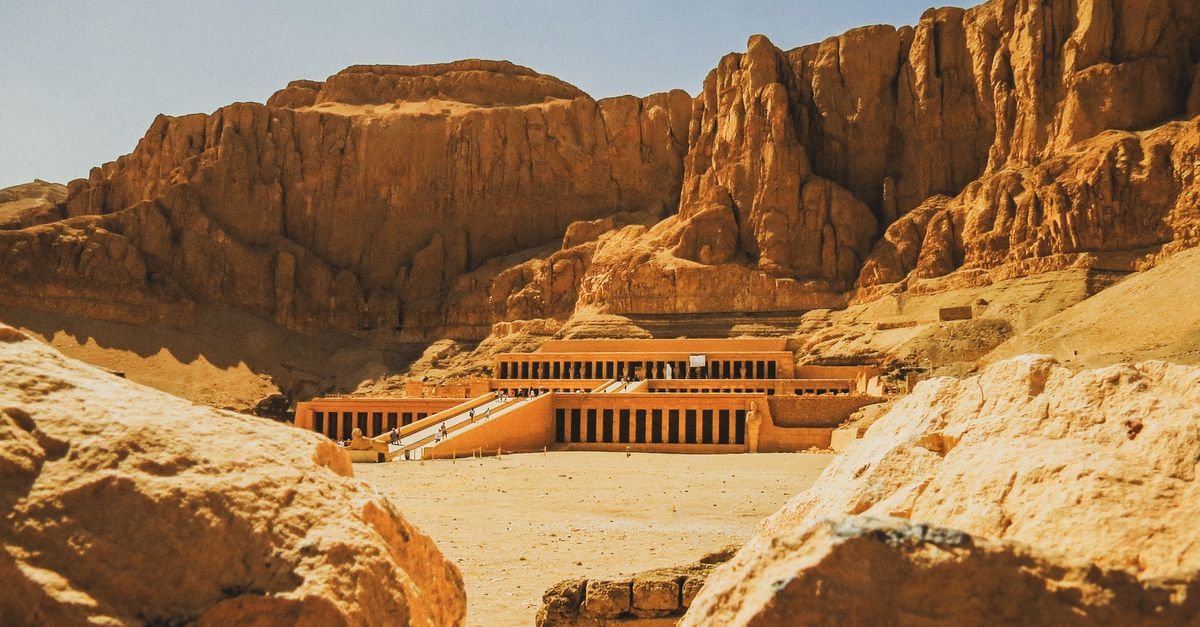 Valley of the Kings, Hatshepsut Temple & Colossi of Memnon Tour – photo 5